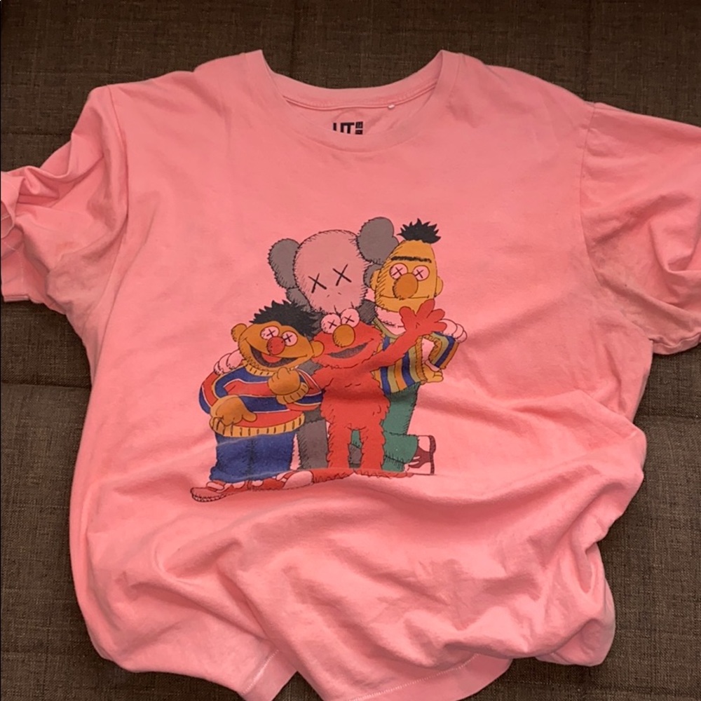 Uni kaws t shirt